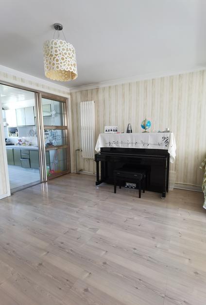 北京广电小区2室2厅93平高楼层/共7层