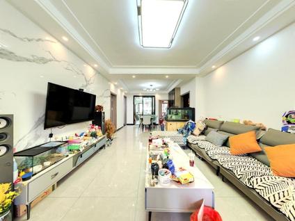 北京融创君庭云邸4室2厅136.61平低楼层/共18层