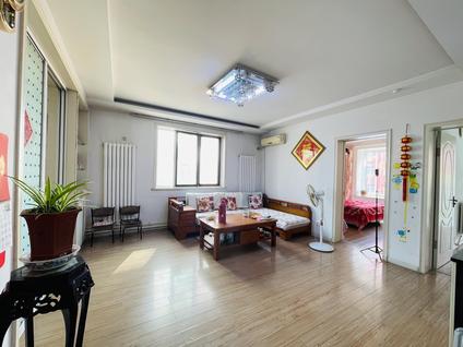 北京明远广场3室2厅96.57平低楼层/共7层