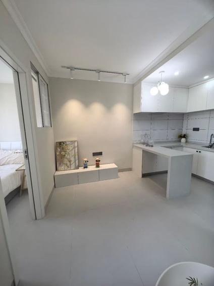 北京虹冠大厦2室1厅45平高楼层/共17层