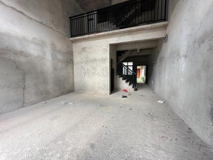 北京凯悦山庄(别墅)5室2厅208平低楼层/共3层