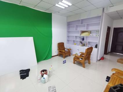 北京卓越西海岸1室1厅50.5平高楼层/共16层