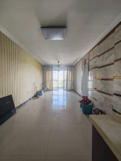 梧州鸳江一都3室1厅98平中楼层/共27层