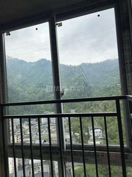 重庆天子睡美人时代广场3室2厅114平低楼层/共24层