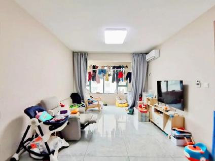 济南绿地IFC中央公馆3室2厅103平低楼层/共26层