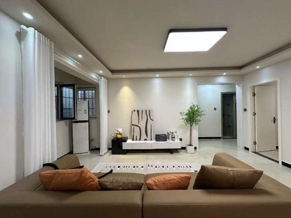 北京容金国际3室2厅117平高楼层/共18层