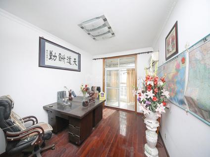 北京宝城花园4室2厅145平中楼层/共8层