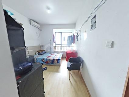 南京江佑铂庭3室2厅140平中楼层/共16层