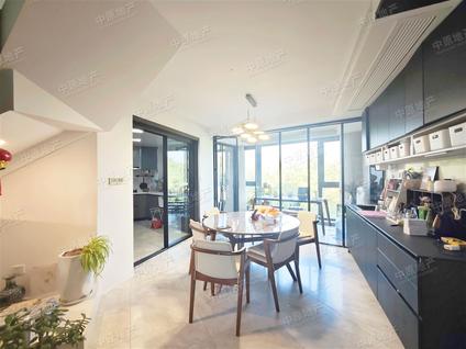 北京安亭新镇(雅苑)4室2厅170.44平高楼层/共4层