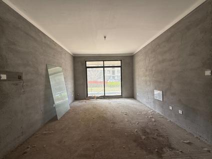 北京西湖河畔3室2厅117平低楼层/共18层