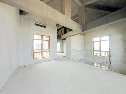 株洲万丰上院(湖韵)6室3厅322.68平低楼层/共3层