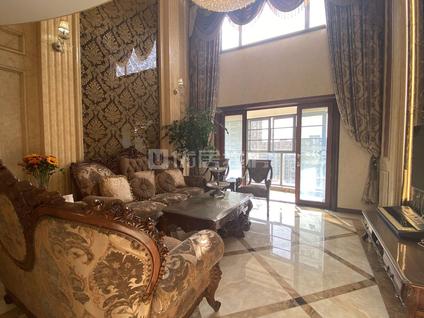 北京中央山水4室2厅199.6平高楼层/共17层