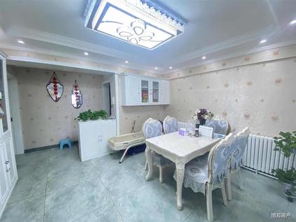 北京嘉美轩3室2厅132平低楼层/共18层