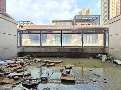 东莞南部湾万科城5室2厅162.62平低楼层/共4层