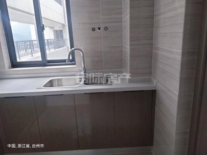 北京富力溪庐3室2厅89平低楼层/共17层