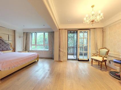 北京绿地诺丁山5室3厅346.57平低楼层/共3层