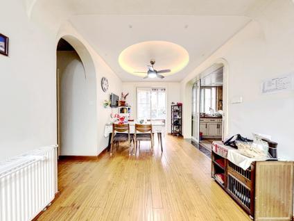 南京金马郦城(西区)3室2厅127.35平低楼层/共6层