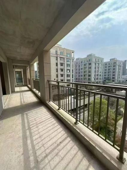 荆门九和府4室2厅270平中楼层/共5层