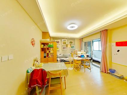 上海晶耀名邸(三期)2室1厅92.11平低楼层/共35层