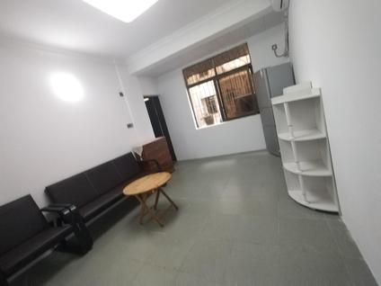 北京看守所宿舍3室1厅80平低楼层/共31层