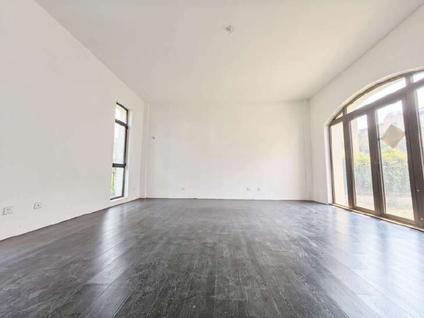 北京中国诺贝尔城4室3厅221平低楼层/共1层