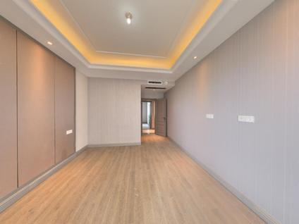 郑州瀚海尔湾4室2厅173.63平低楼层/共25层