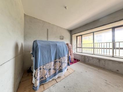 东莞盛和雅颂花园3室1厅118.55平低楼层/共28层