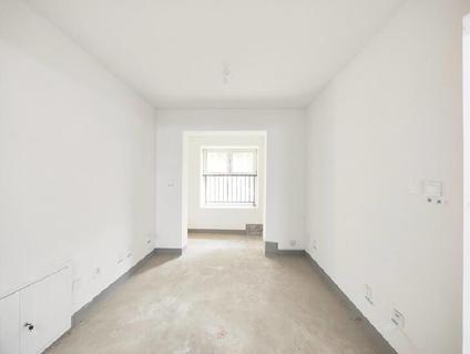 济南海信九麓府2室2厅69平低楼层/共33层