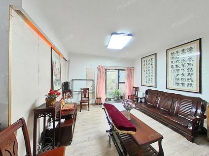 北京亚东国际公寓4室2厅136.88平低楼层/共28层