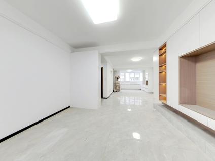 南京成山公寓3室2厅128.74平低楼层/共6层