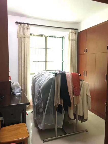 北京润宏居4室2厅163平低楼层/共8层