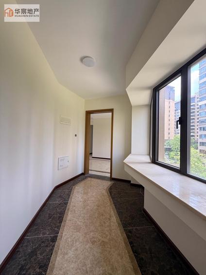 河源十里东岸4室2厅136平低楼层/共18层