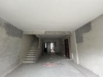 江门海伦湾(二期)4室2厅173.5平中楼层/共8层