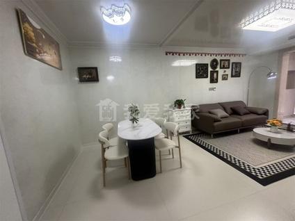 北京金梅花园2室2厅90.6平低楼层/共18层