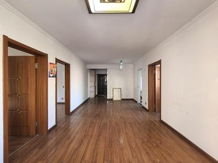 北京华美风景园(二期C区)3室2厅92.86平中楼层/共11层