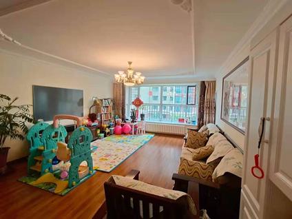 北京富兴花园4室2厅199.01平低楼层/共18层