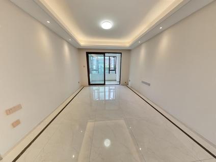 北京萝岗和苑3室2厅96平中楼层/共33层