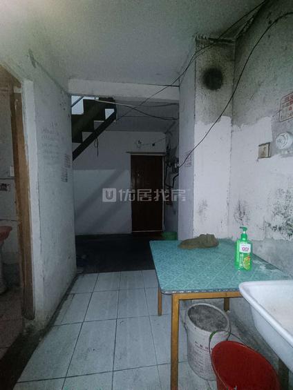 北京青春雅居1室1厅61平高楼层/共9层