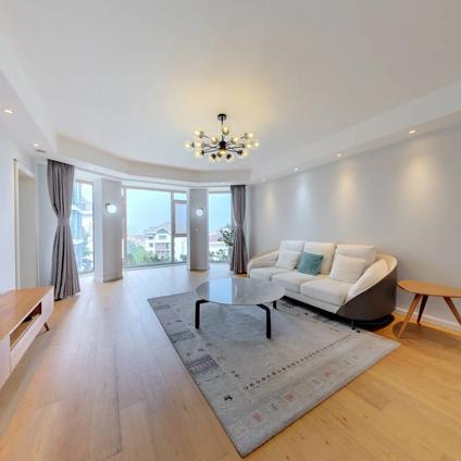 青岛碧佛林山庄3室2厅155.89平低楼层/共6层