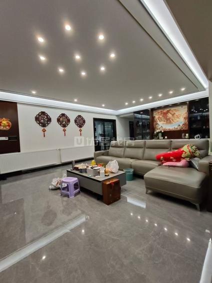 荆门九和府4室2厅171.33平中楼层/共15层