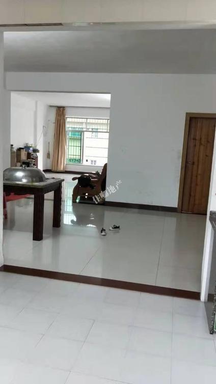 茂名金桂园3室2厅140平低楼层/共33层