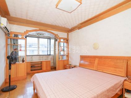 北京金狮小区4室2厅124平高楼层/共5层