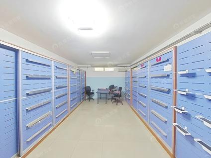 天津兴华公寓4室2厅202.96平低楼层/共7层