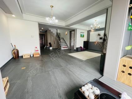 北京环宇国际广场3室3厅176.58平高楼层/共32层