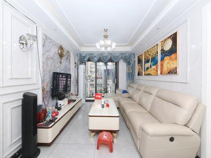 深圳东悦名轩3室2厅70.59平低楼层/共33层