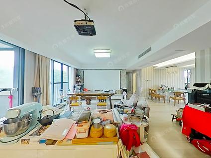 上海华侨城(一期江桦路400弄）3室2厅149.77平中楼层/共4层