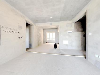 株洲华晨格林水岸4室2厅138.5平高楼层/共30层