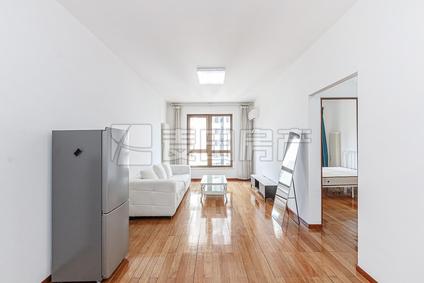 北京蓝堡国际公寓(北区)1室1厅63.9平高楼层/共19层