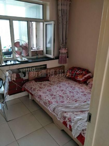 北京明润园小区2室2厅65平低楼层/共6层