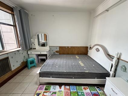 兰州建行家属院(广场南口)3室2厅140平中楼层/共8层